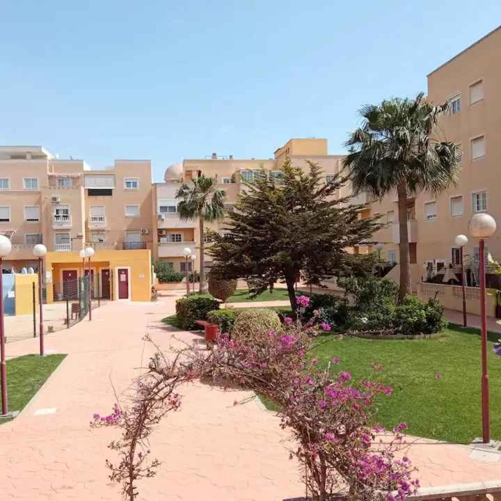 Apartamento Zona Playa En Roquetas Cerca De Bares Restaurantes Y Centro Comercial Roquetas de Mar Exterior photo